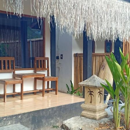 Dewi Garden Guesthouse Kuta  Экстерьер фото