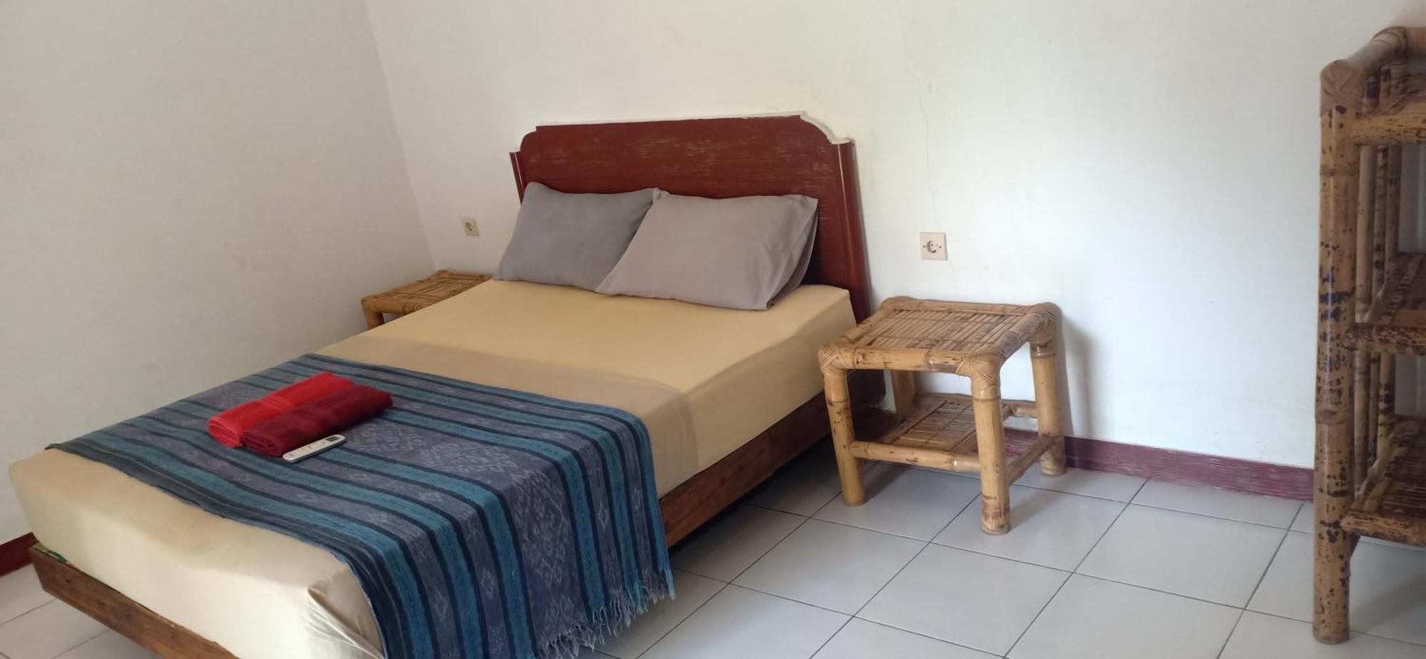 Dewi Garden Guesthouse Kuta  Экстерьер фото