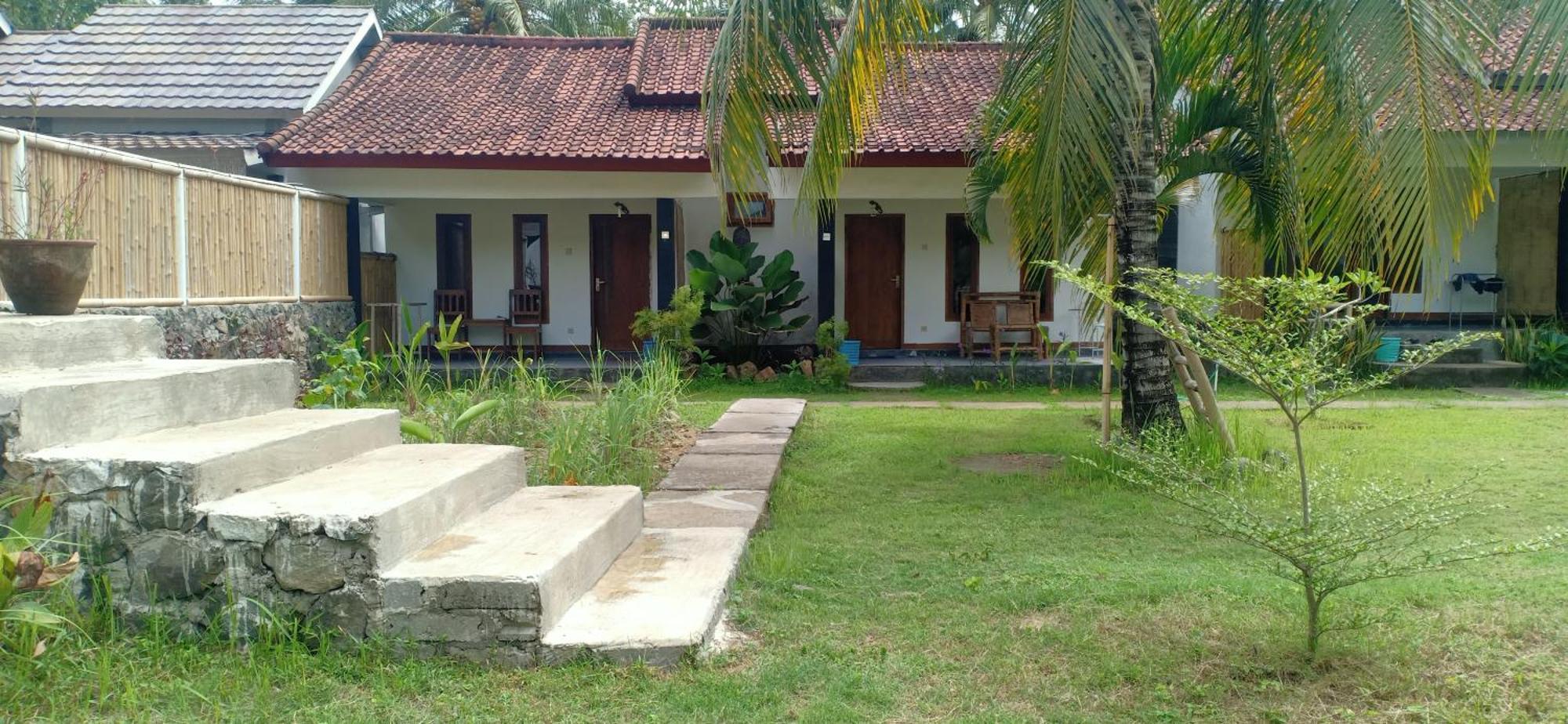 Dewi Garden Guesthouse Kuta  Экстерьер фото
