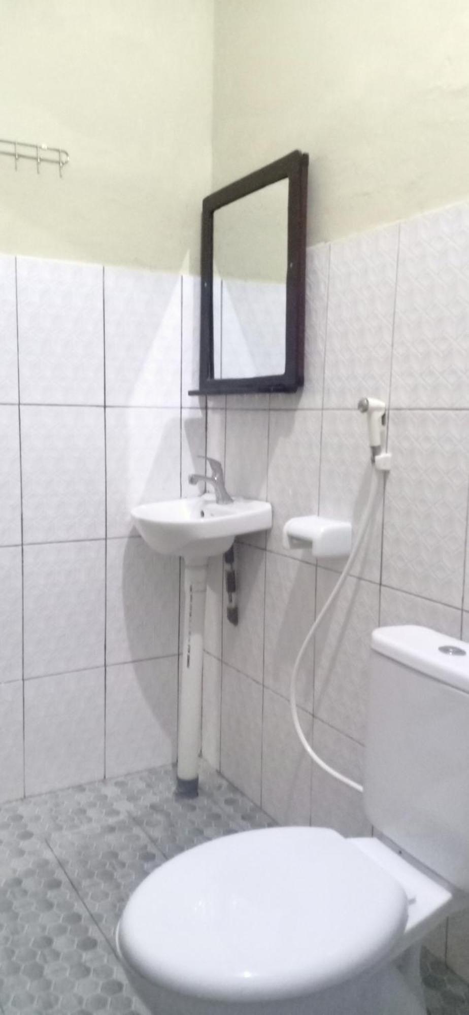 Dewi Garden Guesthouse Kuta  Экстерьер фото