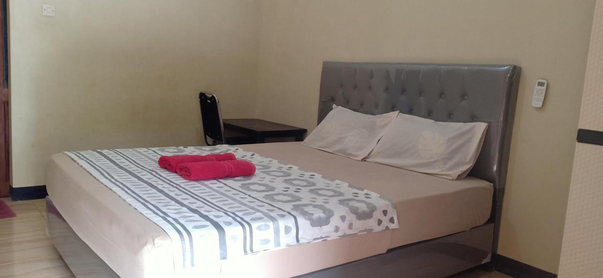 Dewi Garden Guesthouse Kuta  Экстерьер фото
