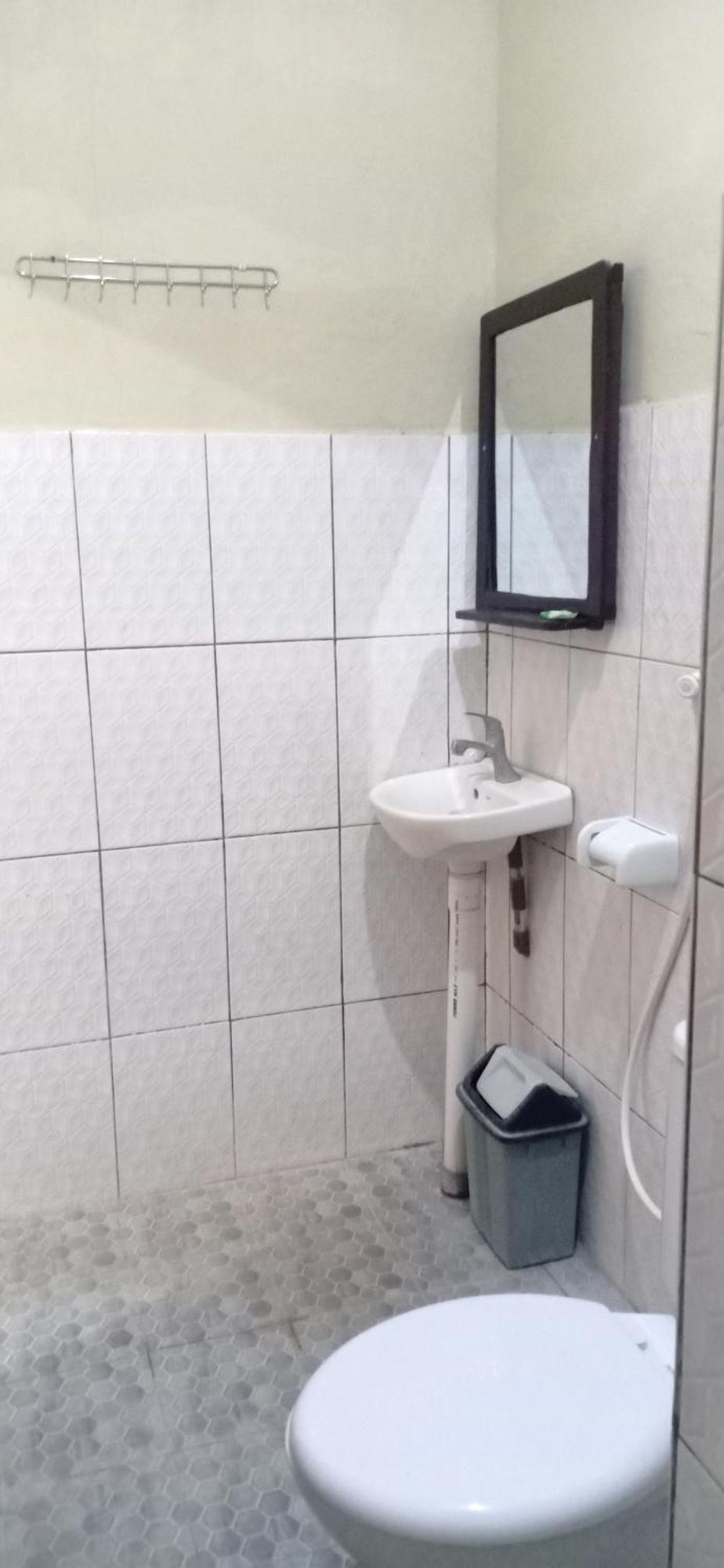Dewi Garden Guesthouse Kuta  Экстерьер фото