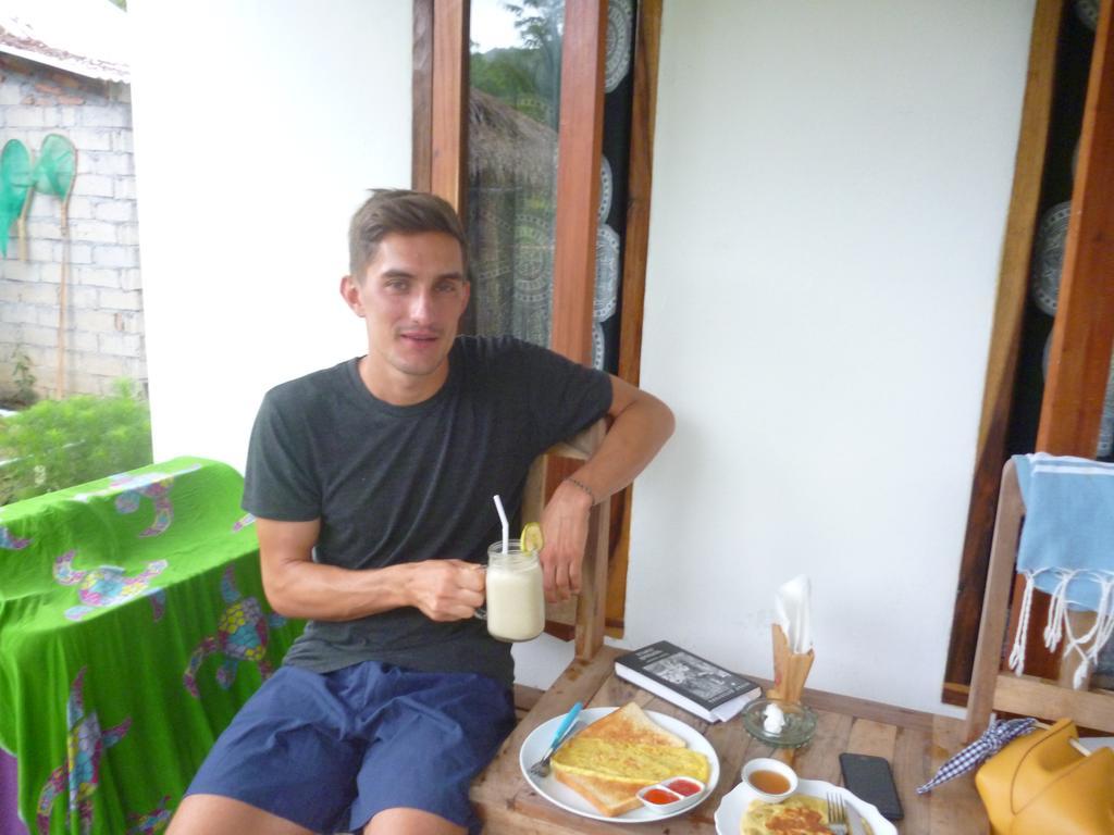 Dewi Garden Guesthouse Kuta  Экстерьер фото