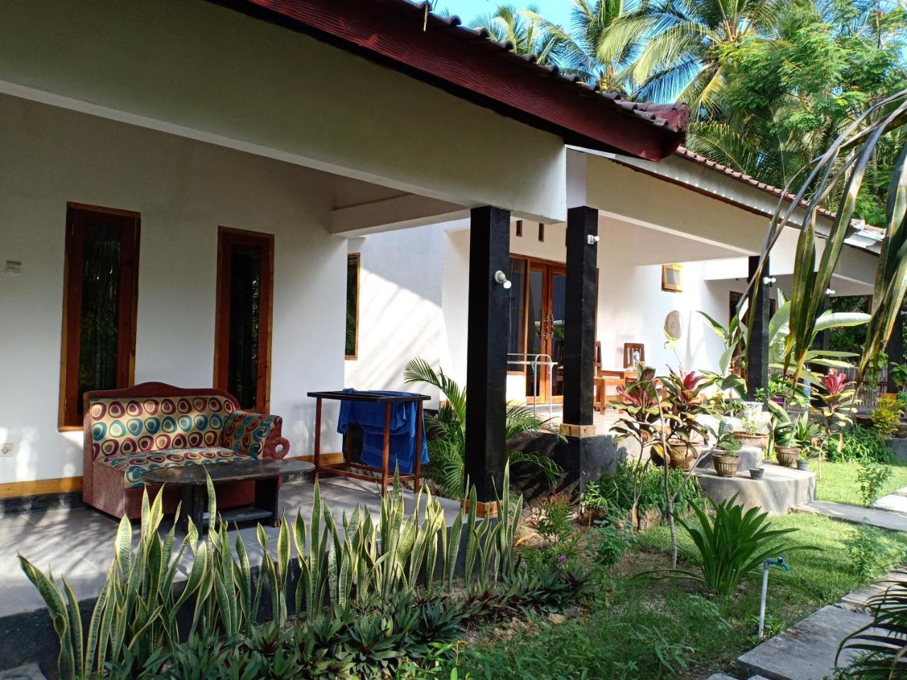 Dewi Garden Guesthouse Kuta  Экстерьер фото