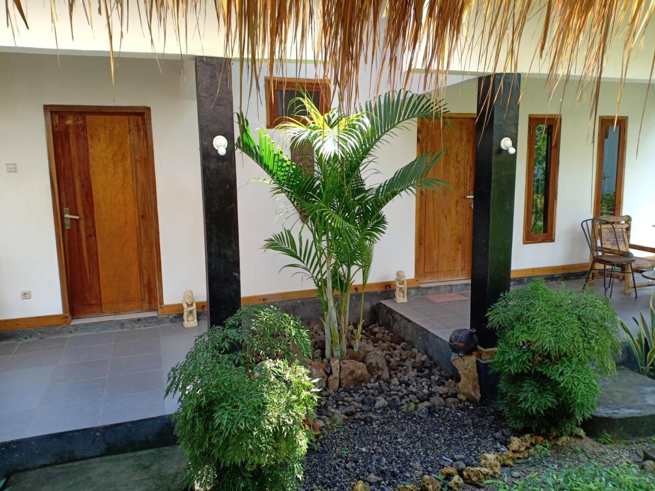 Dewi Garden Guesthouse Kuta  Экстерьер фото