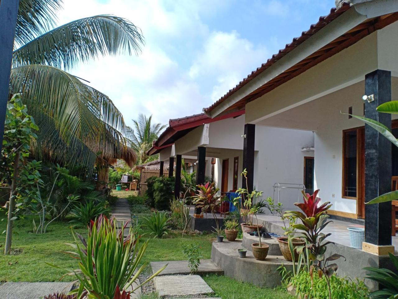 Dewi Garden Guesthouse Kuta  Экстерьер фото