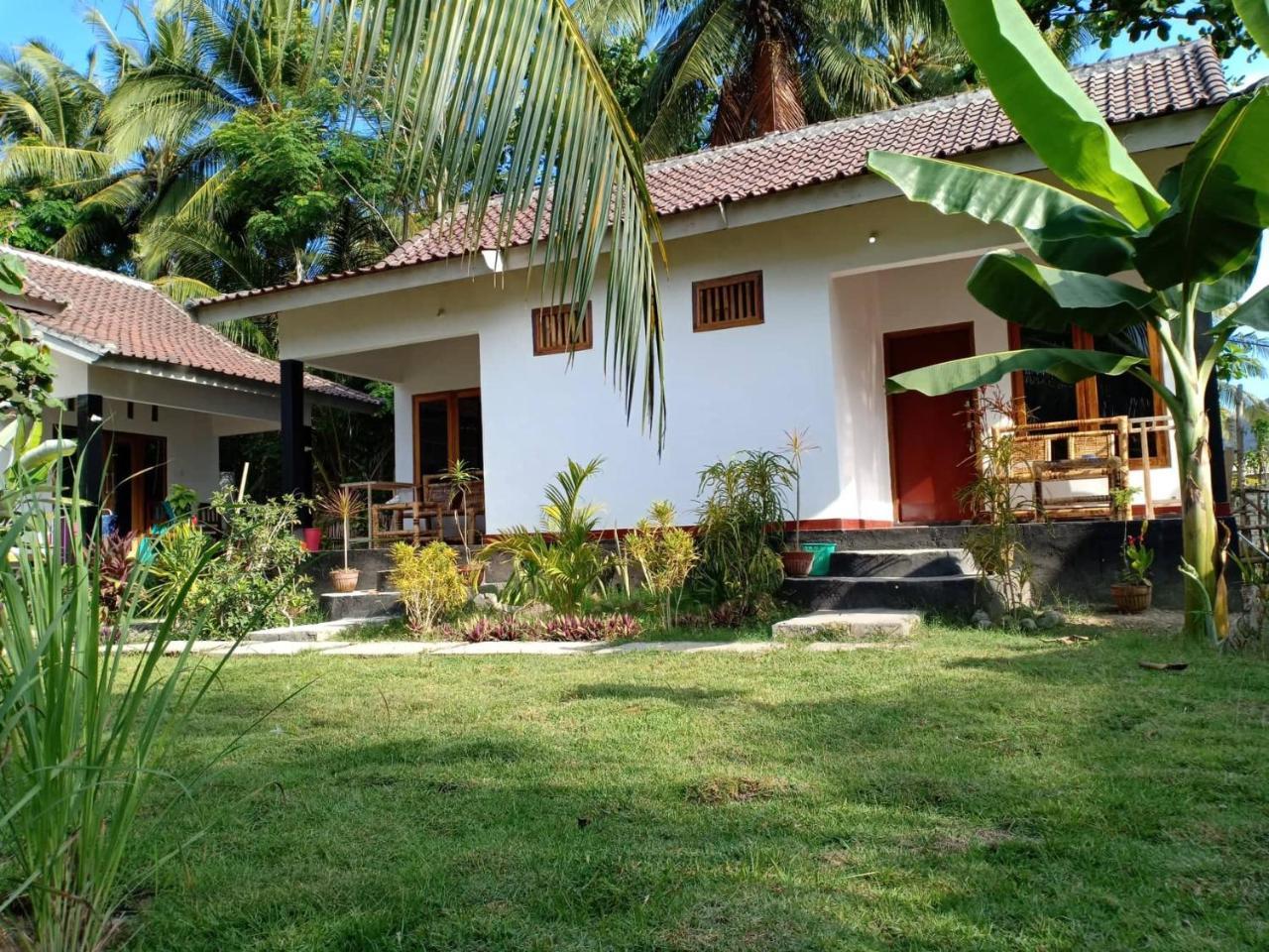 Dewi Garden Guesthouse Kuta  Экстерьер фото