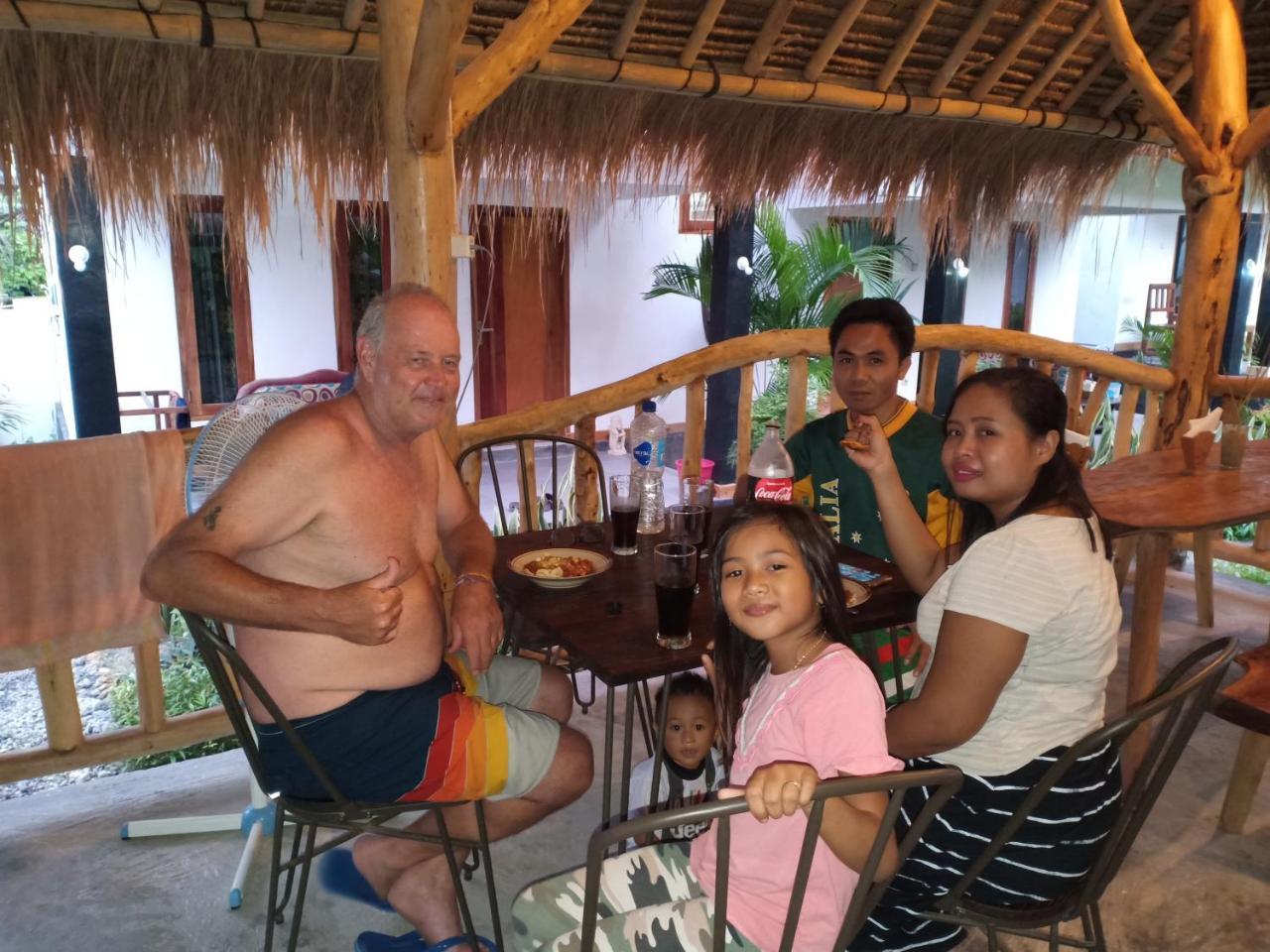 Dewi Garden Guesthouse Kuta  Экстерьер фото